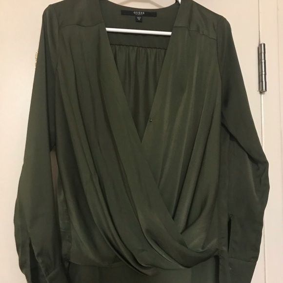 Guess long sleeve forest green shirt - Picture 2 of 2